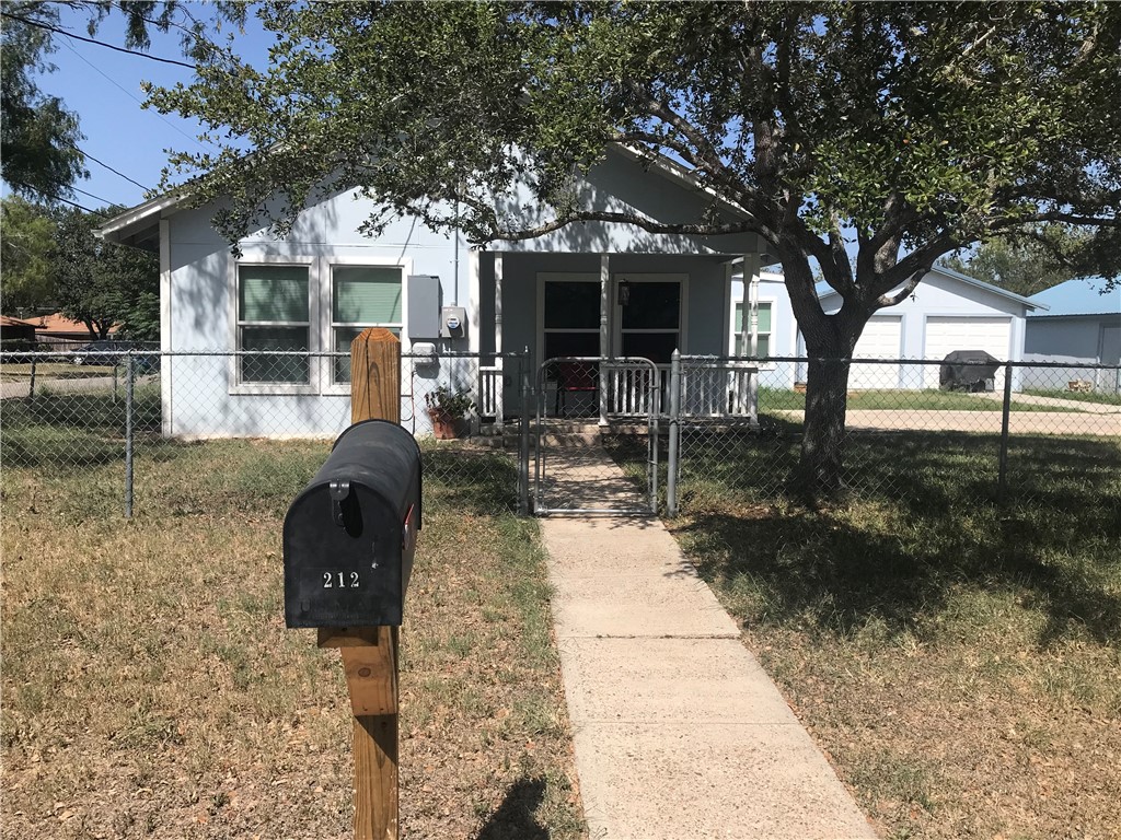 212 N Berry Street Beeville TX 78102