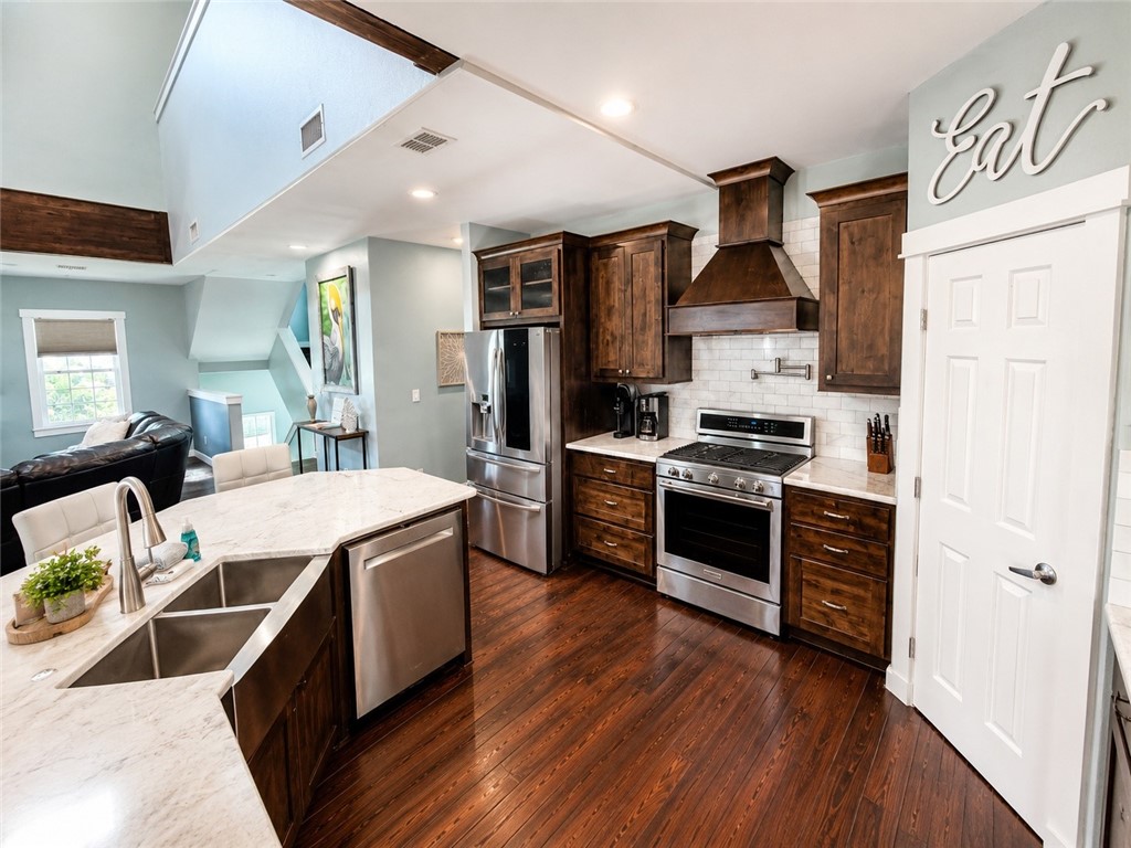 1524 Whispering Sands Street Port Aransas TX 78373