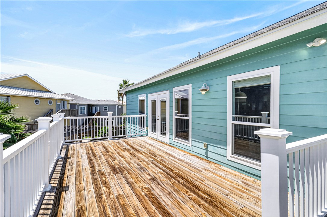 909 Whispering Sands Street Port Aransas TX 78373