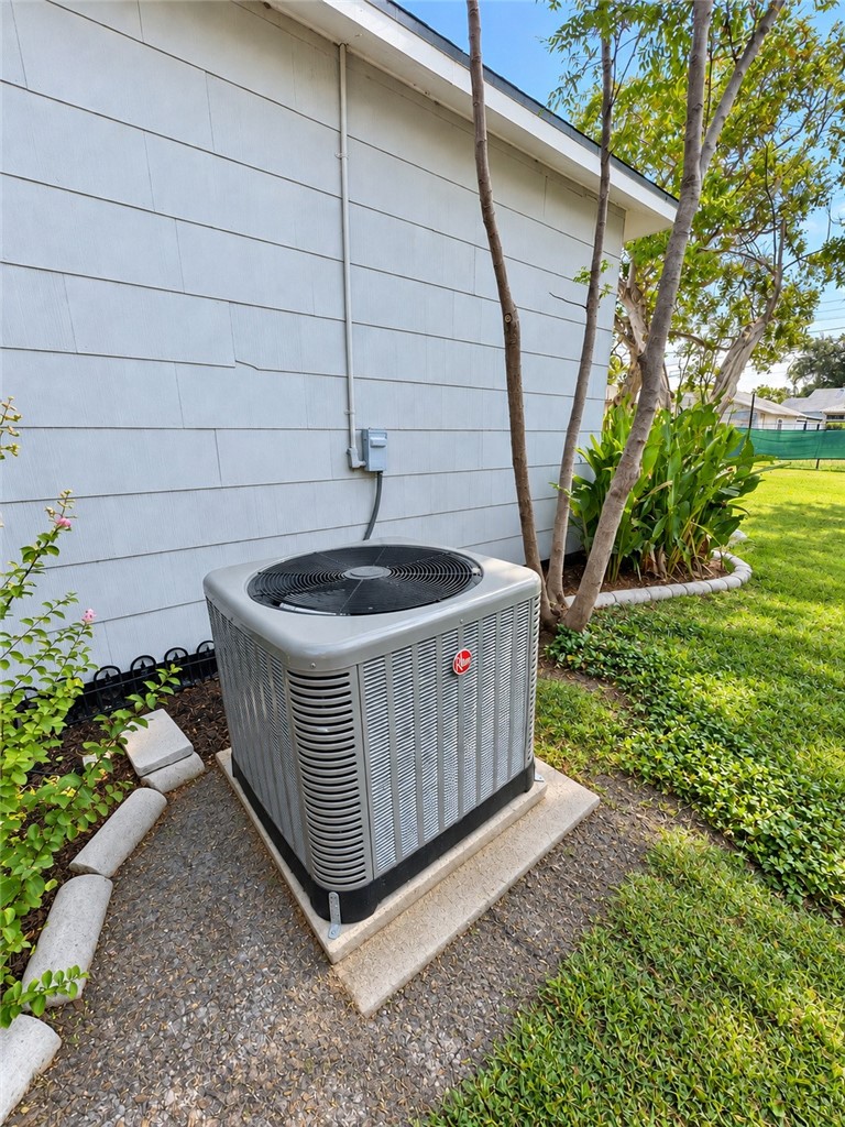 645 Mcclendon Street Corpus Christi TX 78404