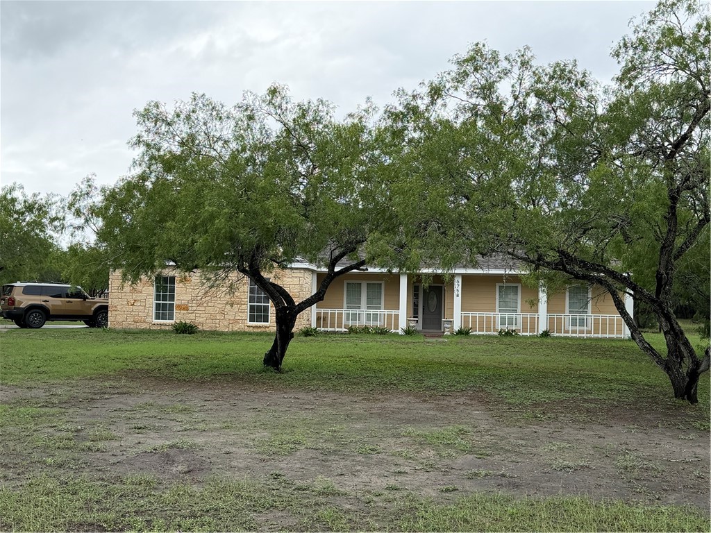 5758 Grand Lake Circle Robstown TX 78380