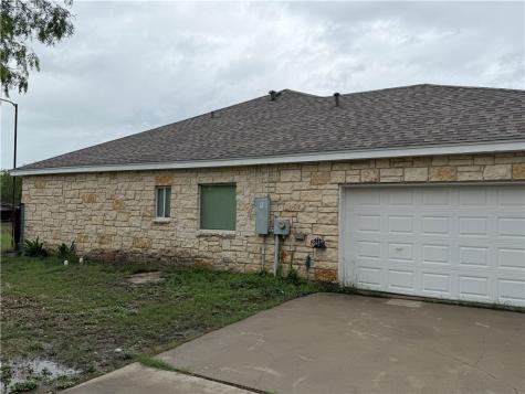 5758 Grand Lake Circle Robstown TX 78380