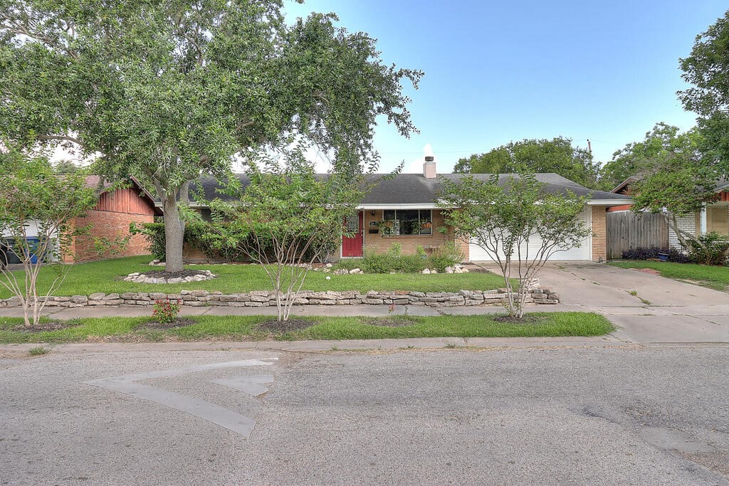1025 Salem Drive Corpus Christi TX 78412