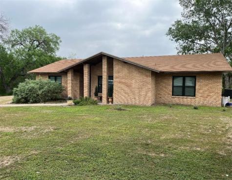 1058 Highway 72 Three Rivers TX 78071