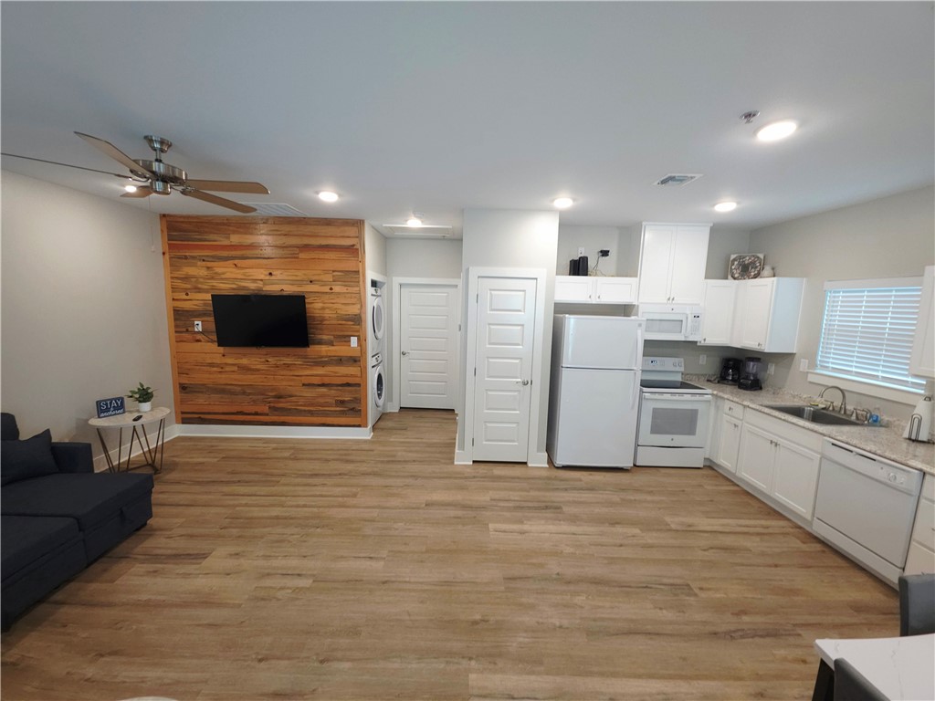 121 Oasis Circle Rockport TX 78382