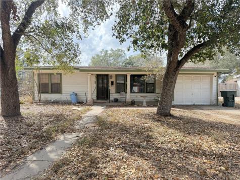 1603 Pena Street Alice TX 78332