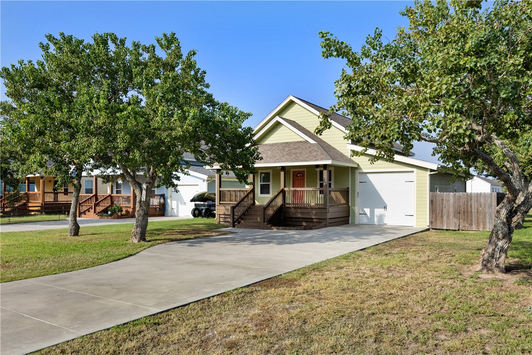 1403 S Young Street Rockport TX 78382