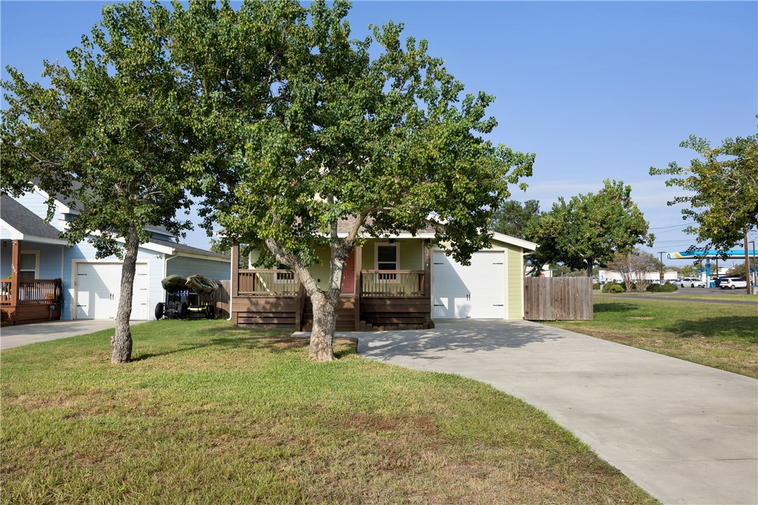 1403 S Young Street Rockport TX 78382