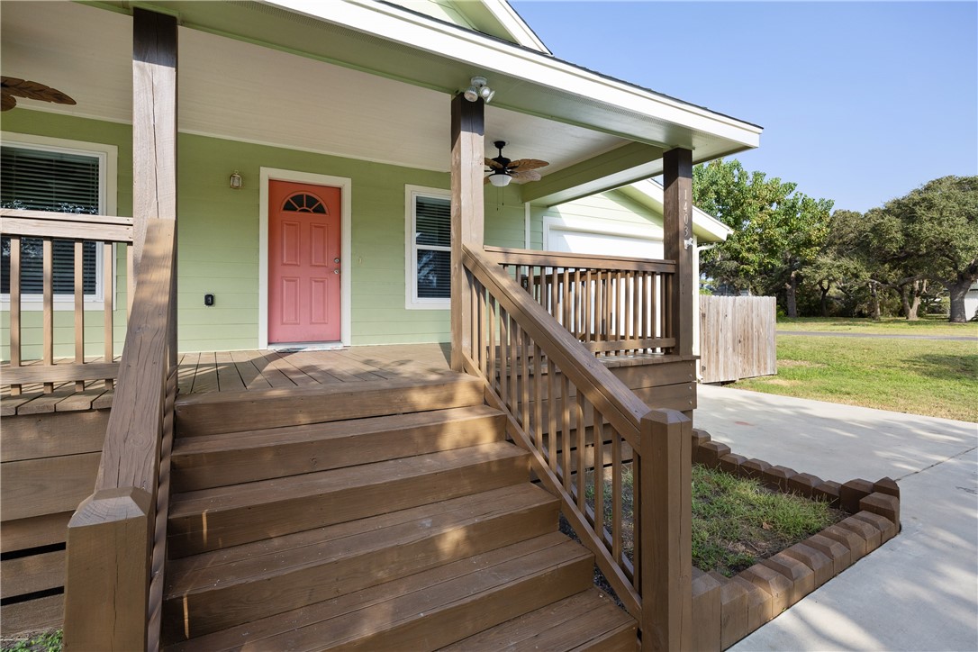 1403 S Young Street Rockport TX 78382