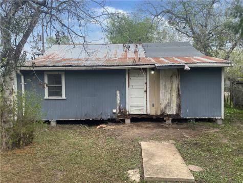 321 Voekel Avenue Orange Grove TX 78372