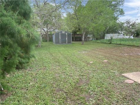 321 Voekel Avenue Orange Grove TX 78372