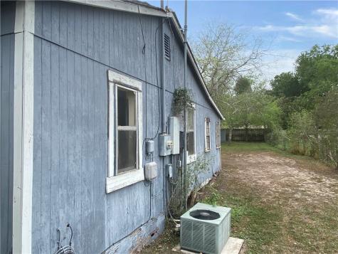 321 Voekel Avenue Orange Grove TX 78372