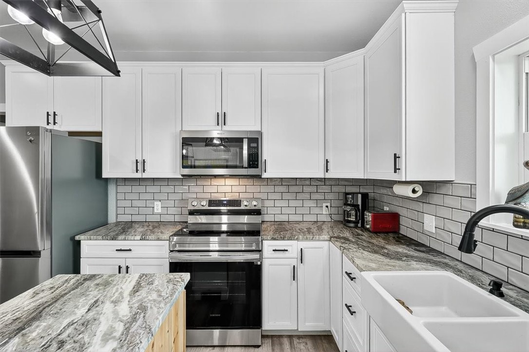 478 Saint Charles W Rockport TX 78382