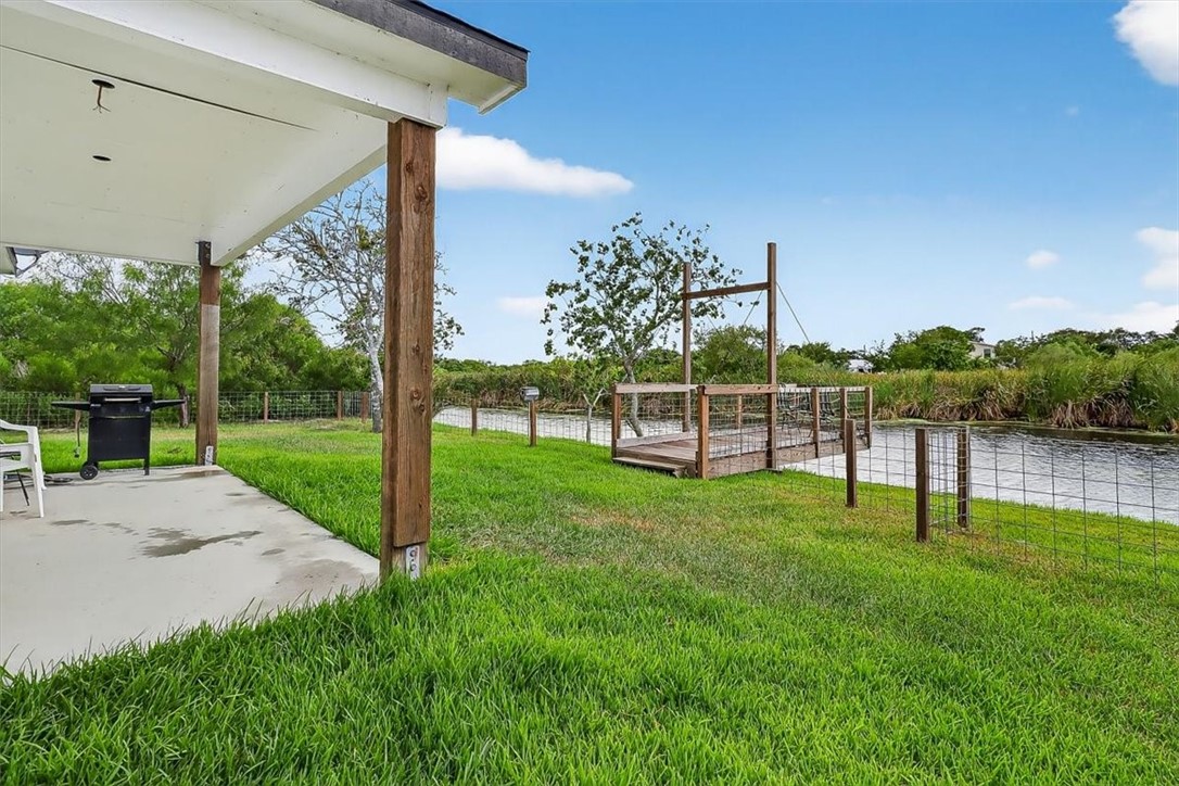 478 Saint Charles W Rockport TX 78382