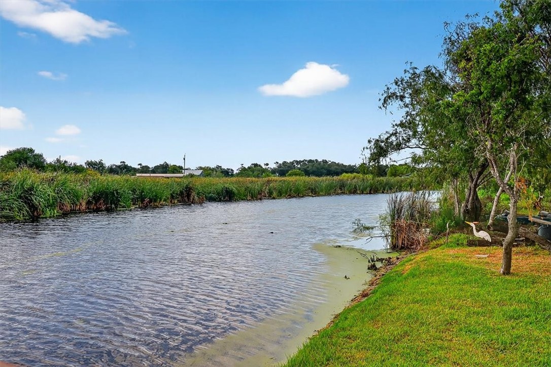 478 Saint Charles W Rockport TX 78382