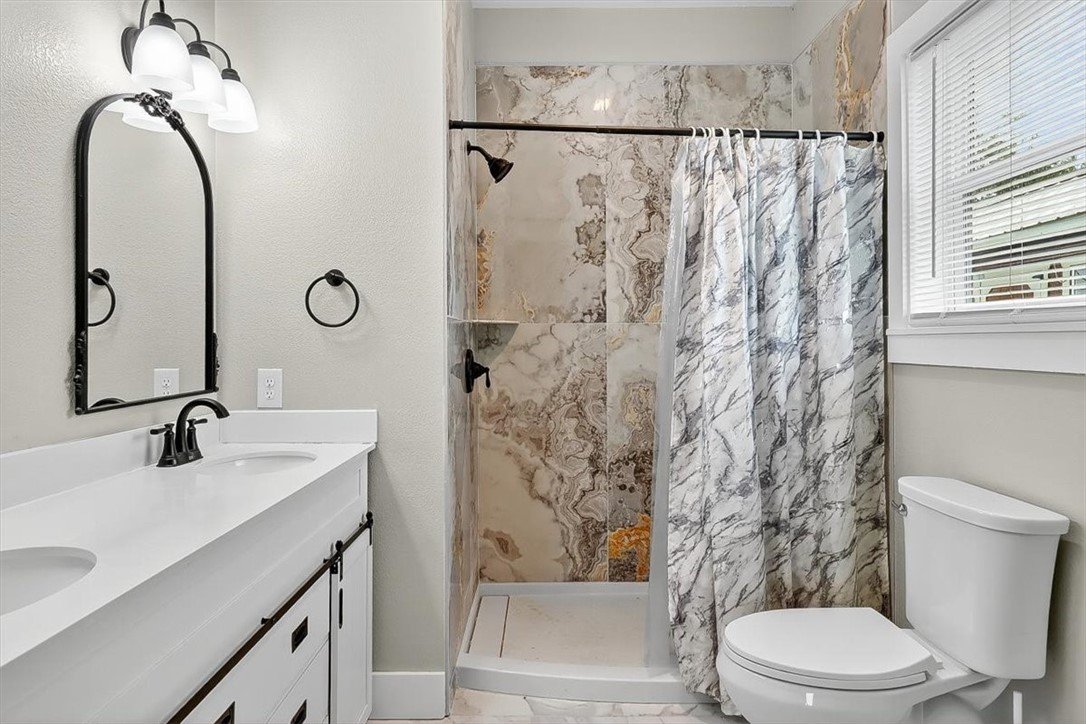 478 Saint Charles W Rockport TX 78382