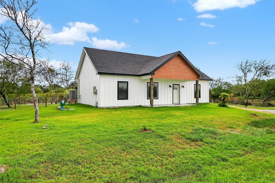 478 Saint Charles W Rockport TX 78382