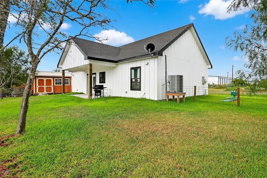 478 Saint Charles W Rockport TX 78382