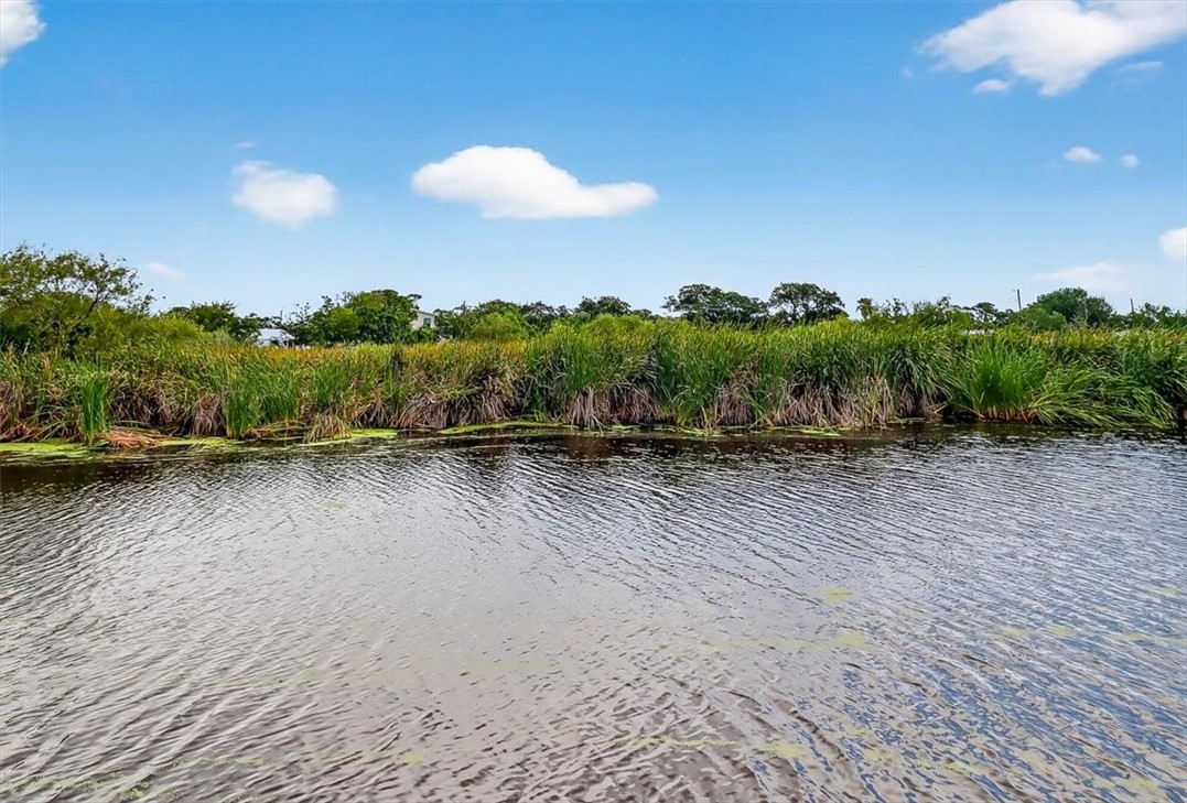 478 Saint Charles W Rockport TX 78382