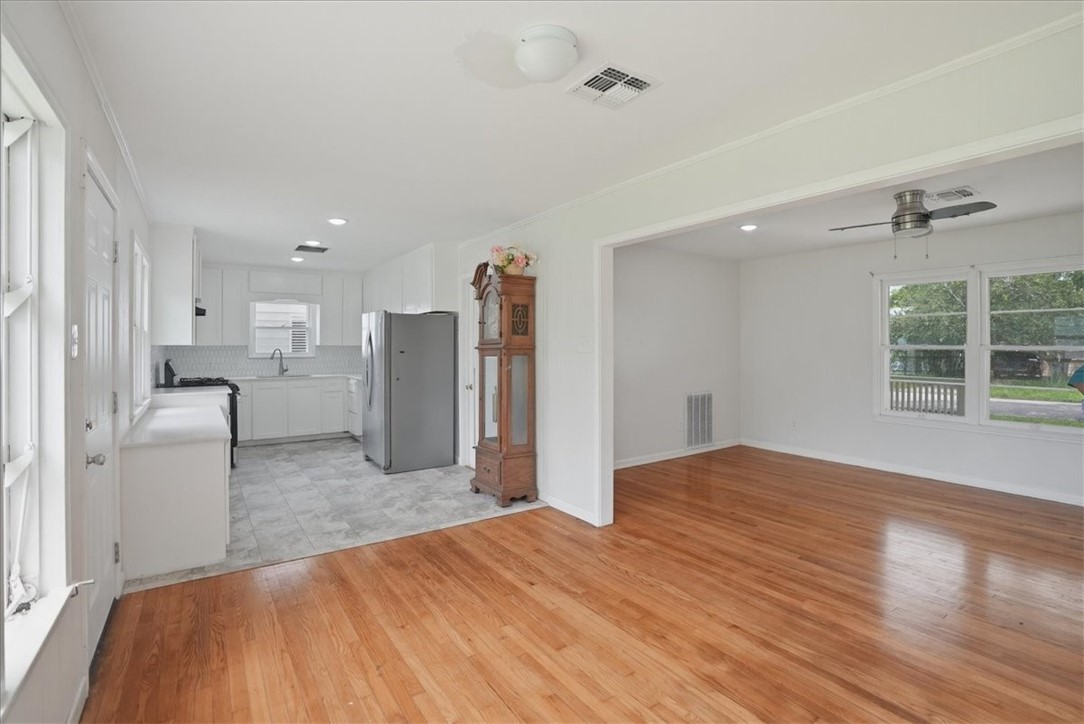 1049 Deforrest Street Corpus Christi TX 78404