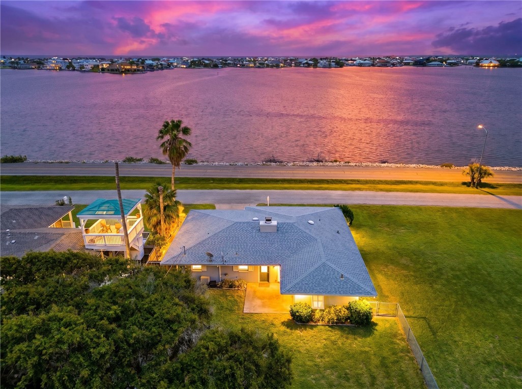 1701 Bayshores Rockport TX 78382