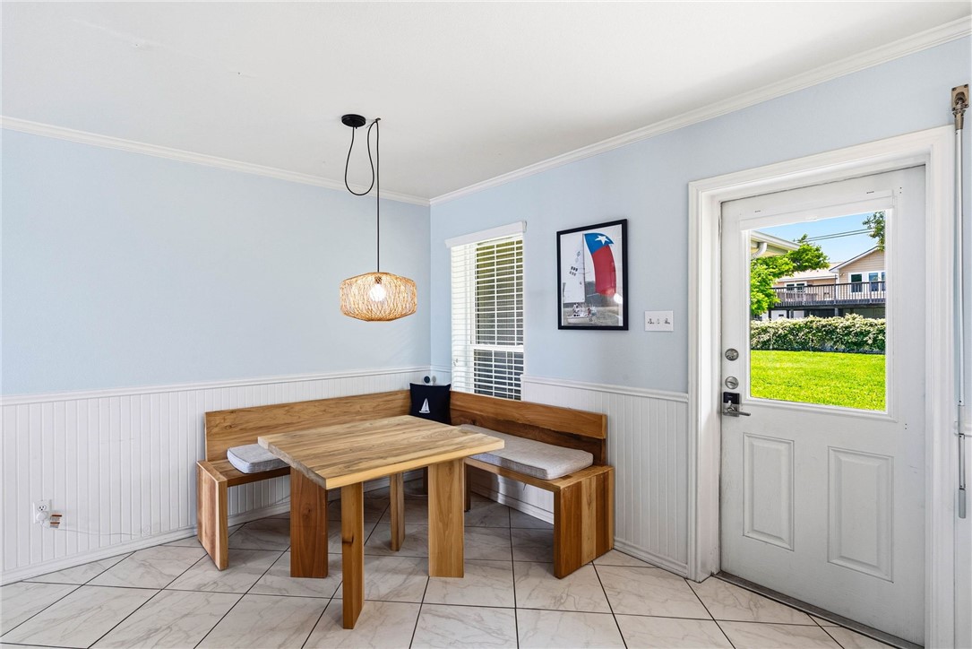 1701 Bayshores Rockport TX 78382