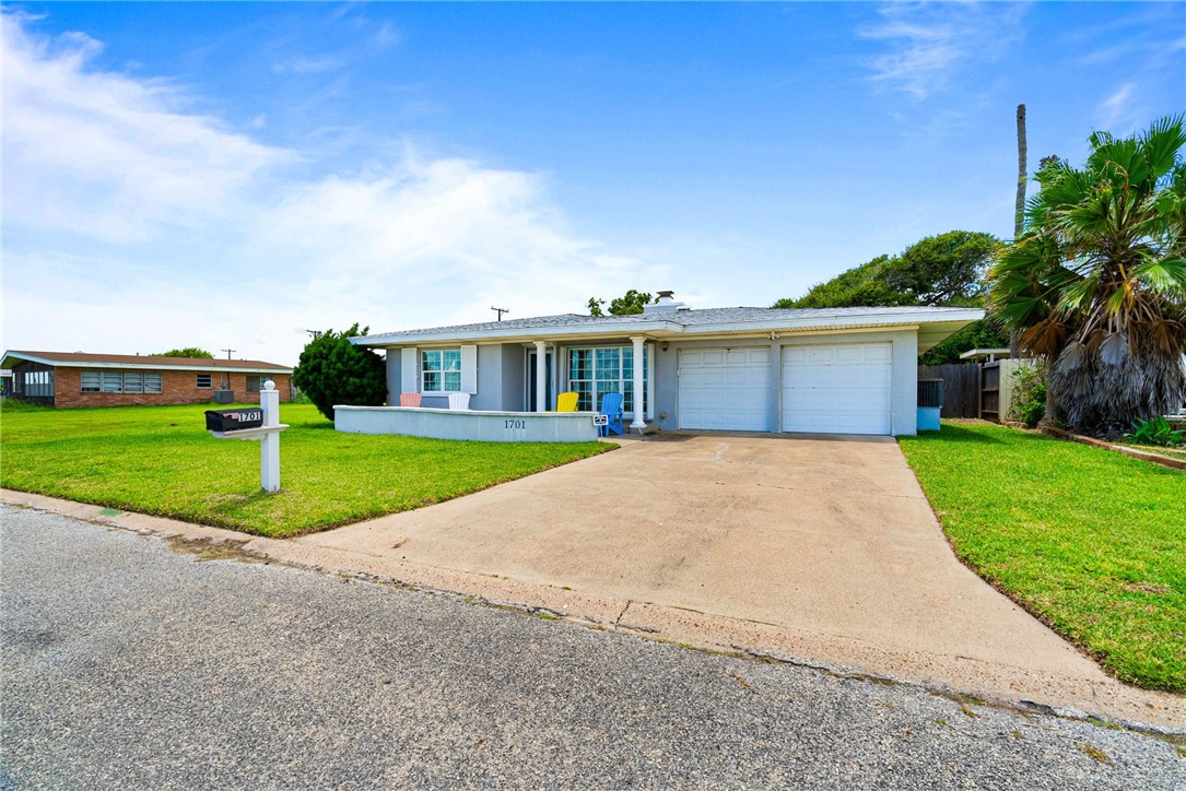 1701 Bayshores Rockport TX 78382