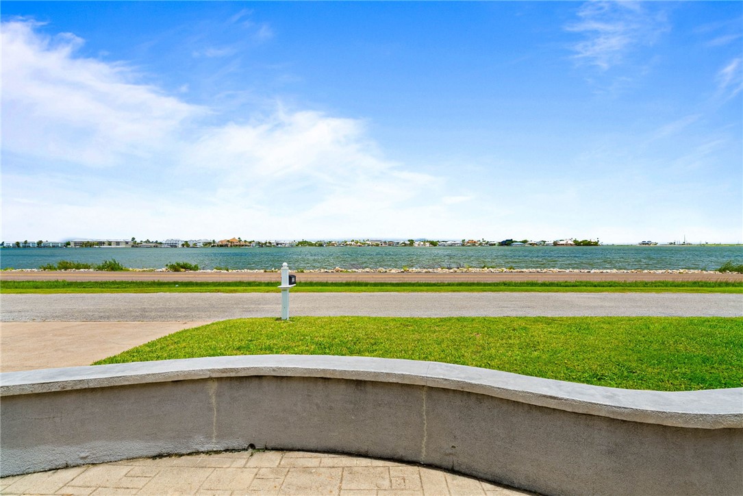 1701 Bayshores Rockport TX 78382