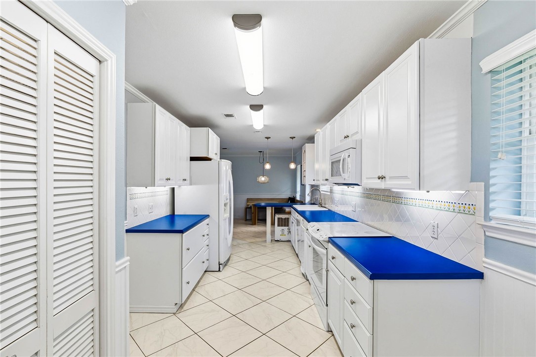 1701 Bayshores Rockport TX 78382