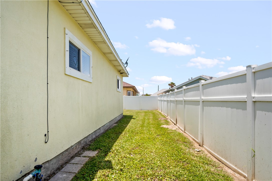 627 Sandy Lane Port Aransas TX 78373