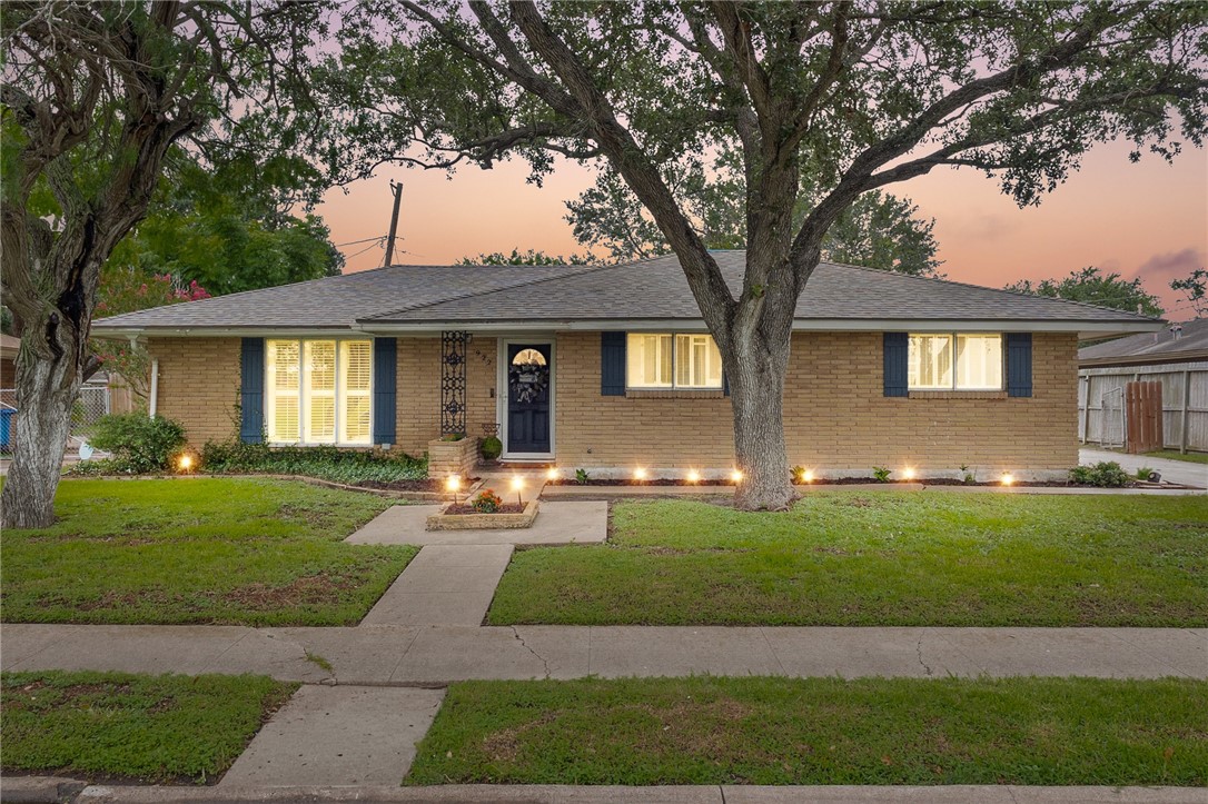 922 Meadowbrook Drive Corpus Christi TX 78412