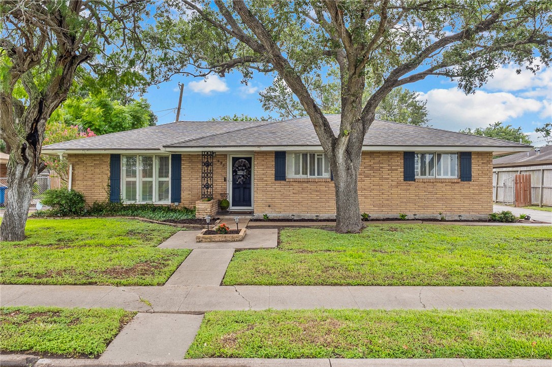 922 Meadowbrook Drive Corpus Christi TX 78412