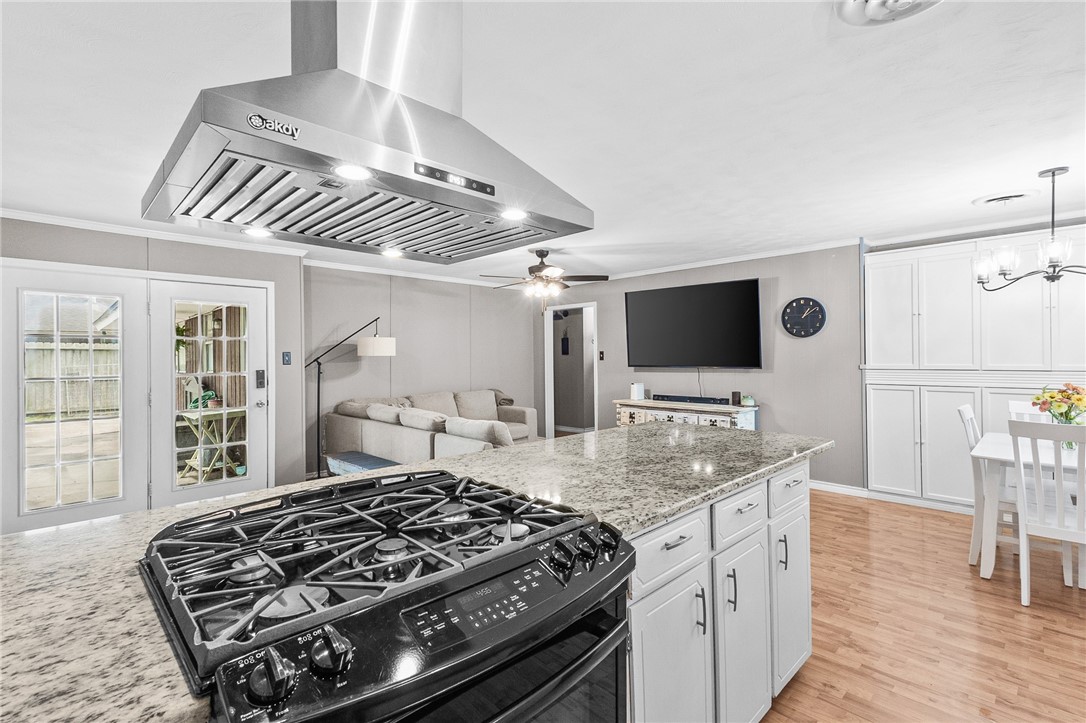 922 Meadowbrook Drive Corpus Christi TX 78412