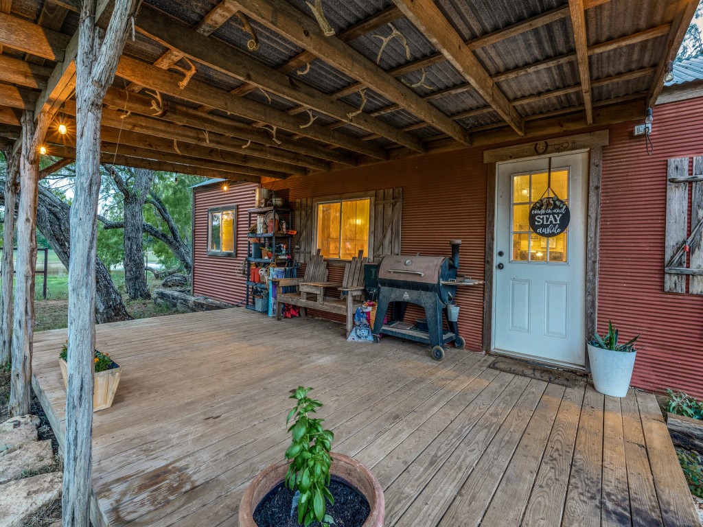 2831 County Road 430 Pleasanton TX 78064