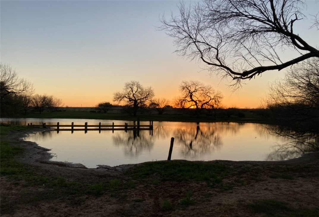 2831 County Road 430 Pleasanton TX 78064