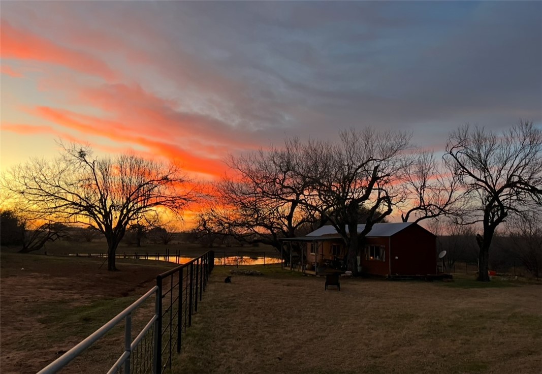2831 County Road 430 Pleasanton TX 78064