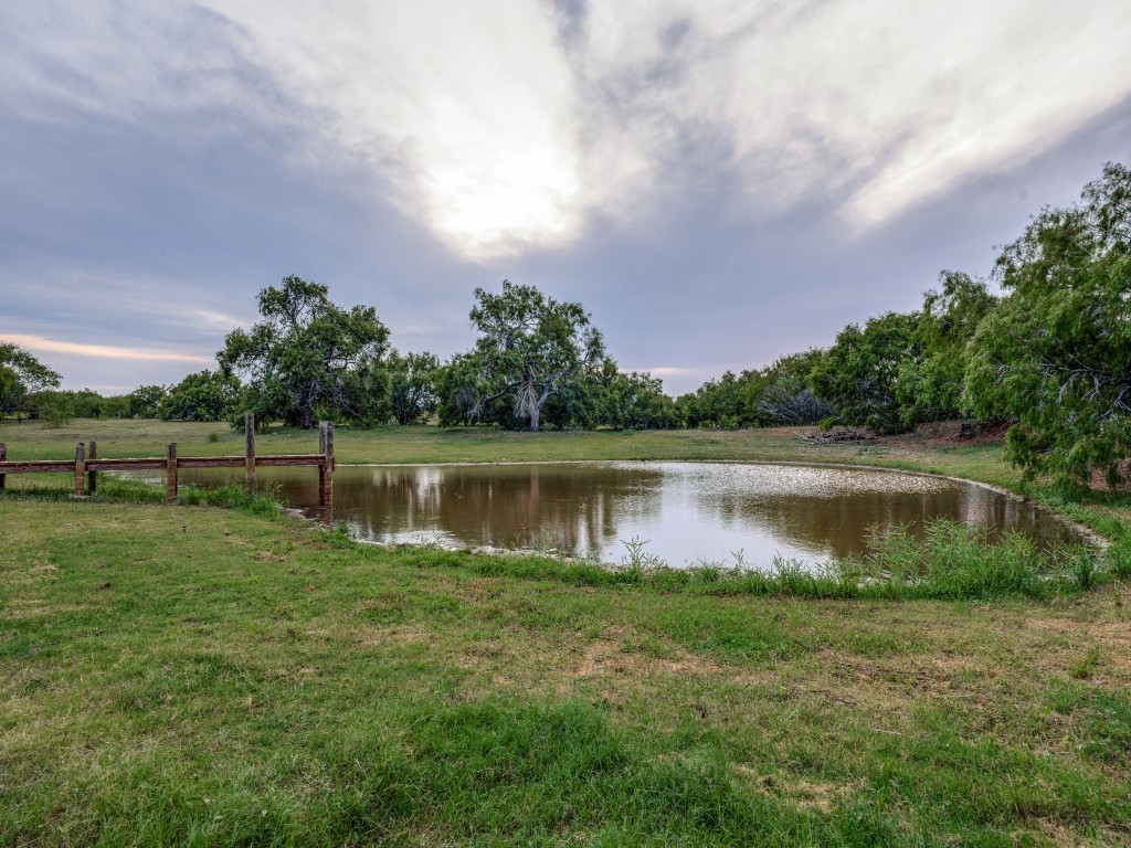 2831 County Road 430 Pleasanton TX 78064