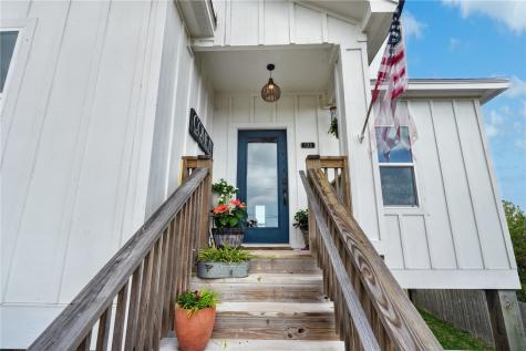 135 Lakeshore Drive Rockport TX 78382