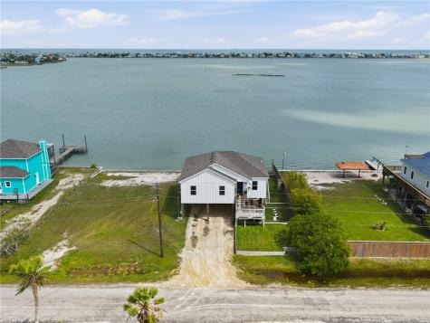135 Lakeshore Drive Rockport TX 78382