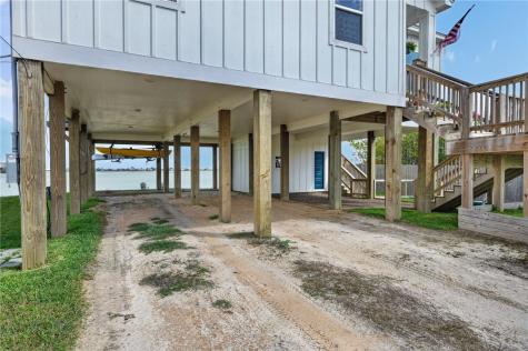 135 Lakeshore Drive Rockport TX 78382