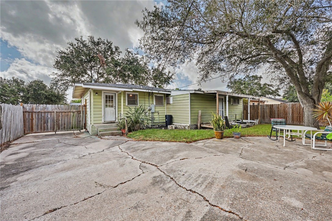 626 Pennington Drive Corpus Christi TX 78412