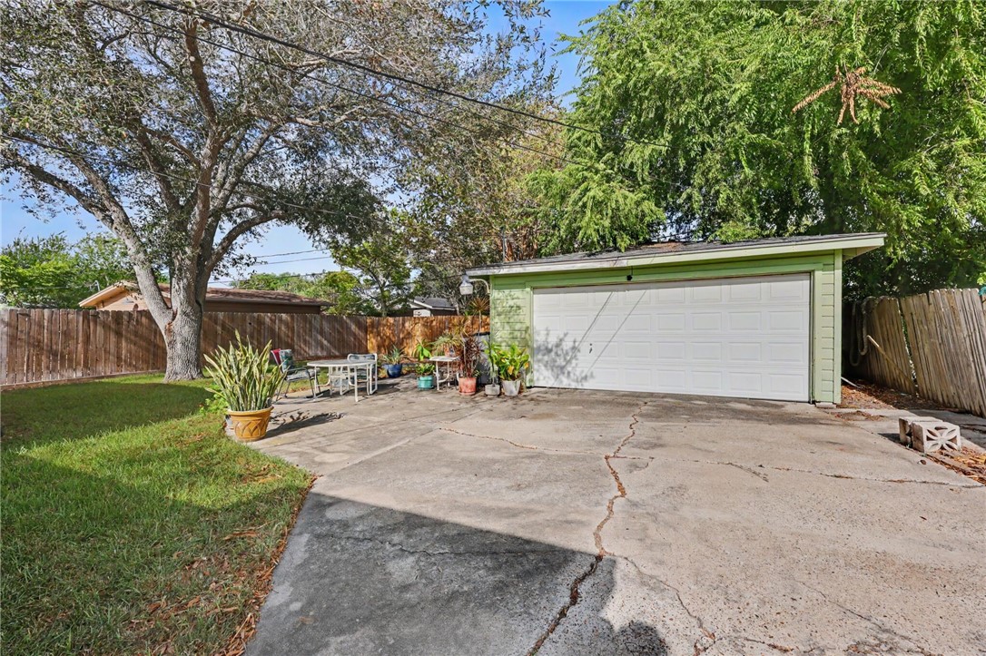 626 Pennington Drive Corpus Christi TX 78412
