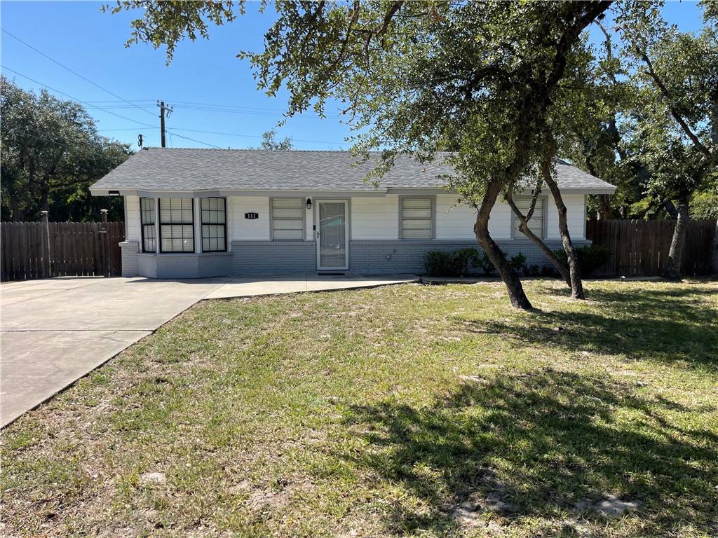111 Cenizo Street Rockport TX 78382
