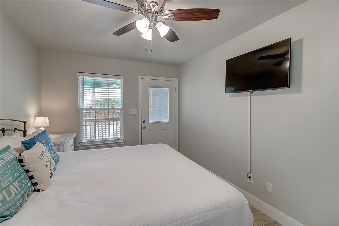 613 Pelican Port Aransas TX 78373