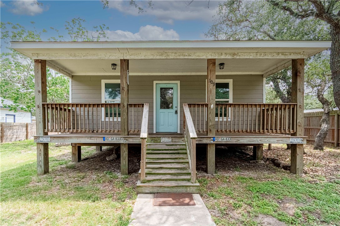 109 Yaupon Street Rockport TX 78382