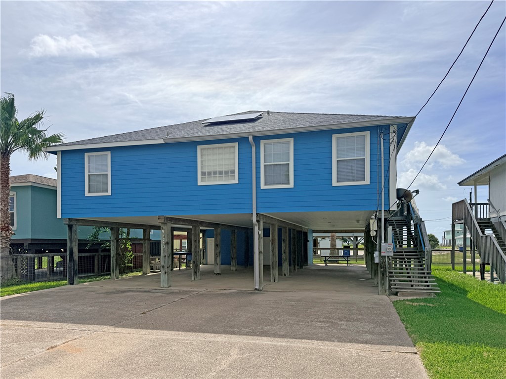 1312 S Live Oak Street Rockport TX 78382