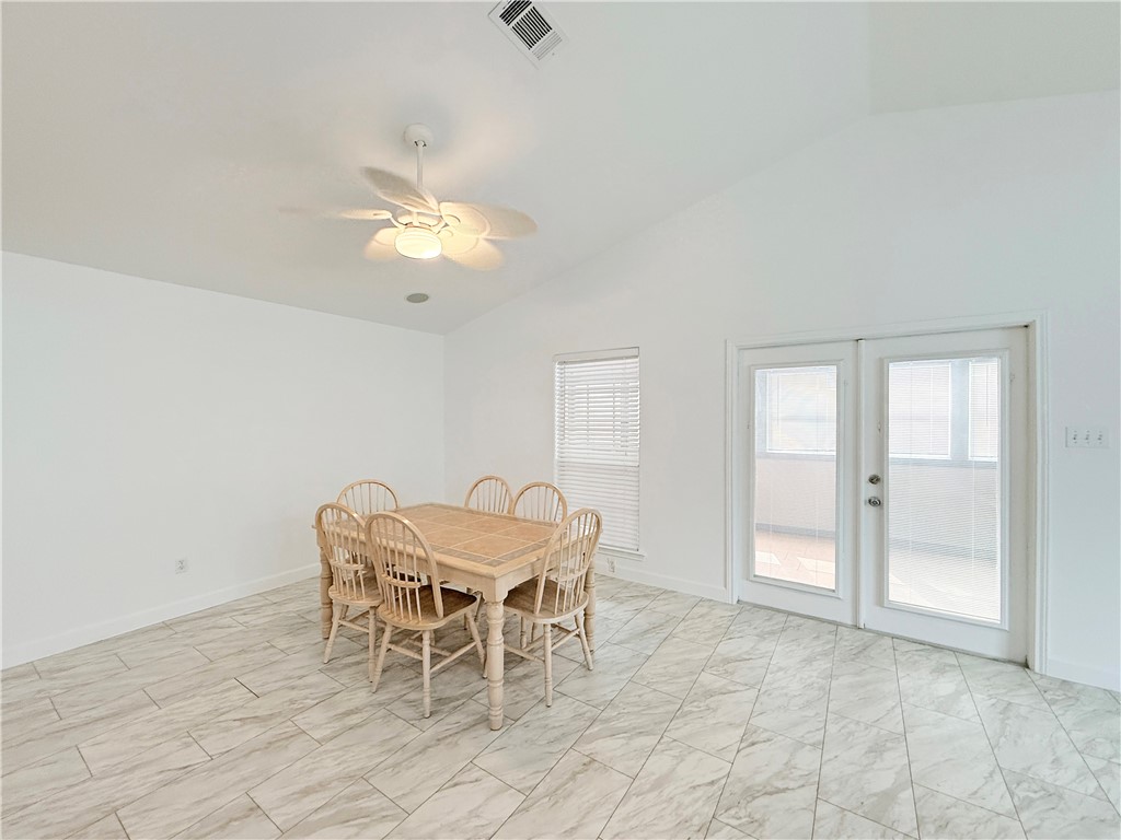 1312 S Live Oak Street Rockport TX 78382