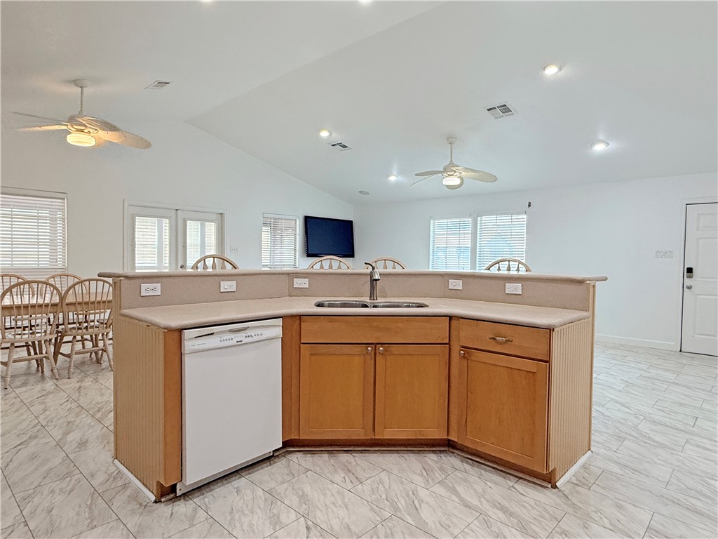 1312 S Live Oak Street Rockport TX 78382