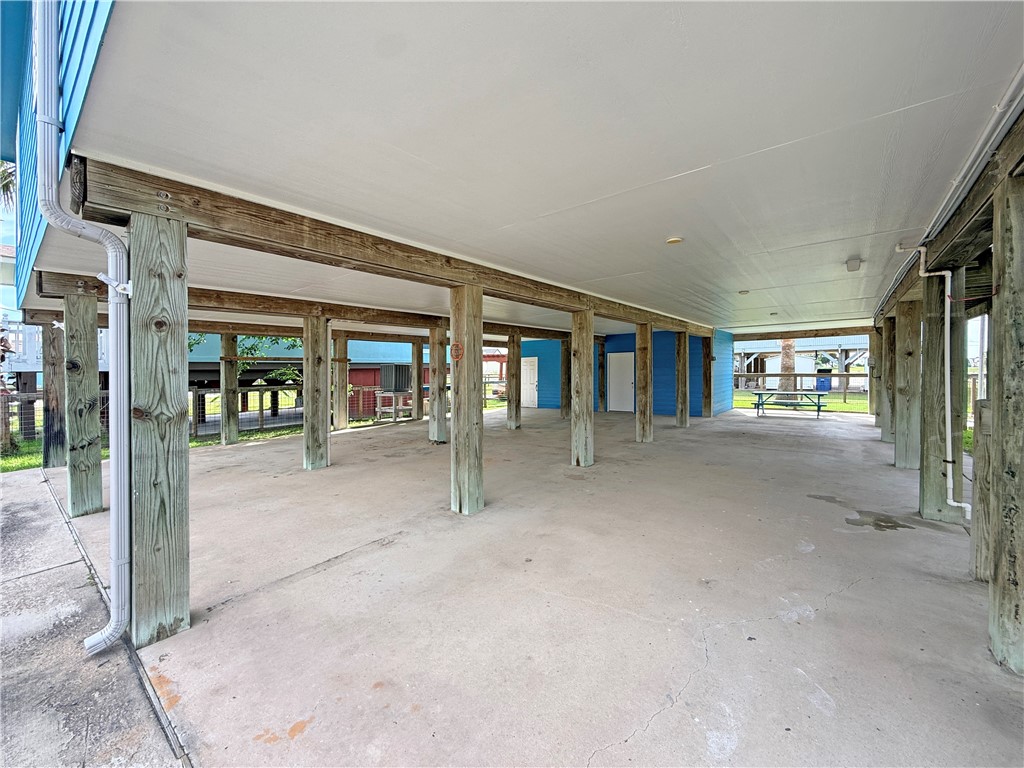 1312 S Live Oak Street Rockport TX 78382