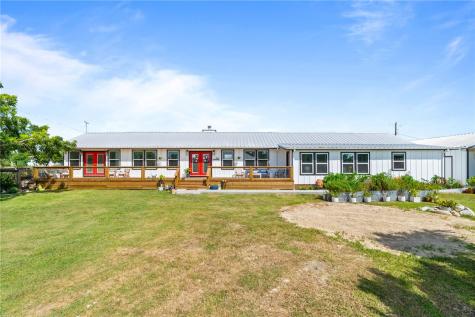 202 N Hynes Street Austwell TX 77950